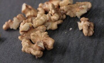 Walnüsse geben dem Salat Geschmack und Textur